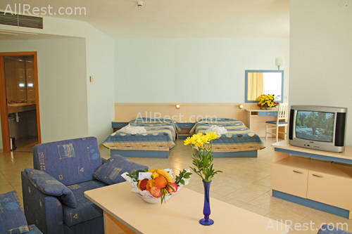 Dolphin Marina Hotel 18